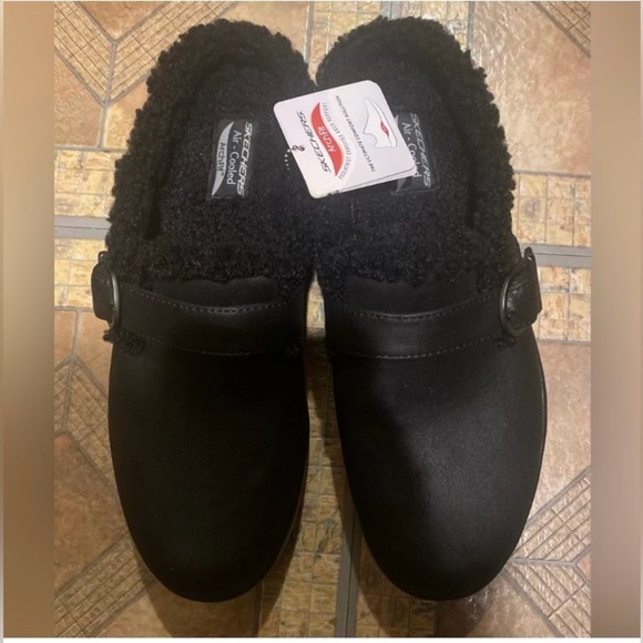 Sketchers Go Lounge - Picture 1 of 4